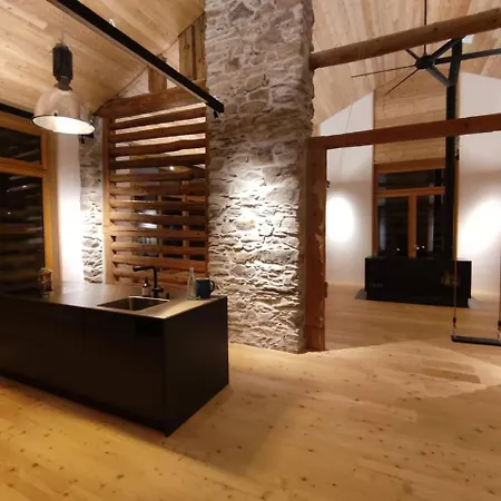 Historisches Stallhaus In Lumbrein Mit Kamin, Bergblick, Ski & Familie Lumbrein