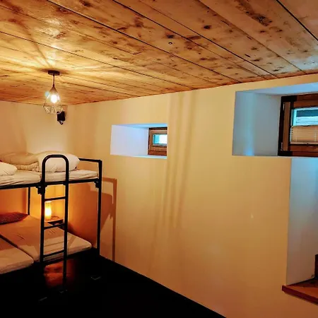 Historisches Stallhaus In Lumbrein Mit Kamin, Bergblick, Ski & Familie